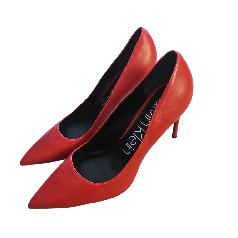 Calvin Klein size 11 red Pumps